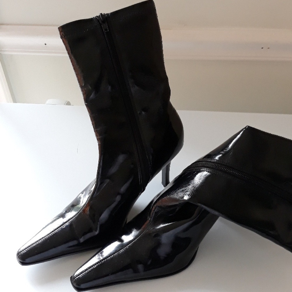 Boots - Picture 3 of 3